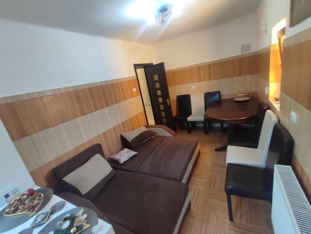 Отель Central House Куртя-де-Арджеш Экстерьер фото