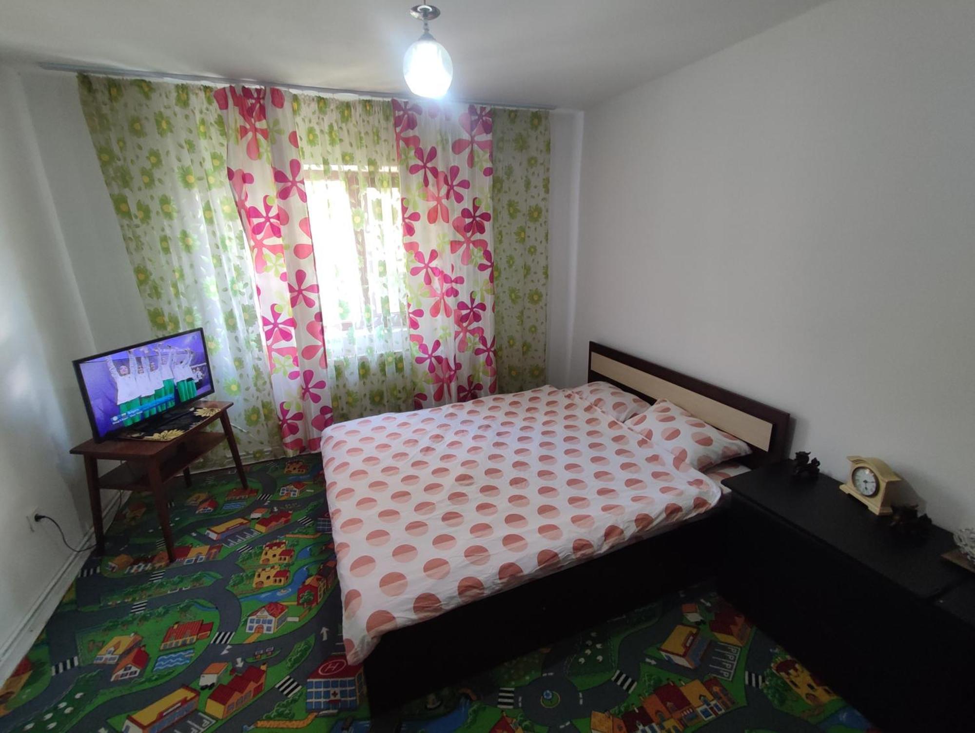 Отель Central House Куртя-де-Арджеш Экстерьер фото